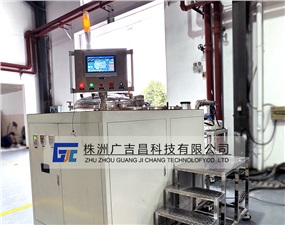 J9集团平台科技新型实验用石墨化炉设备装车发货