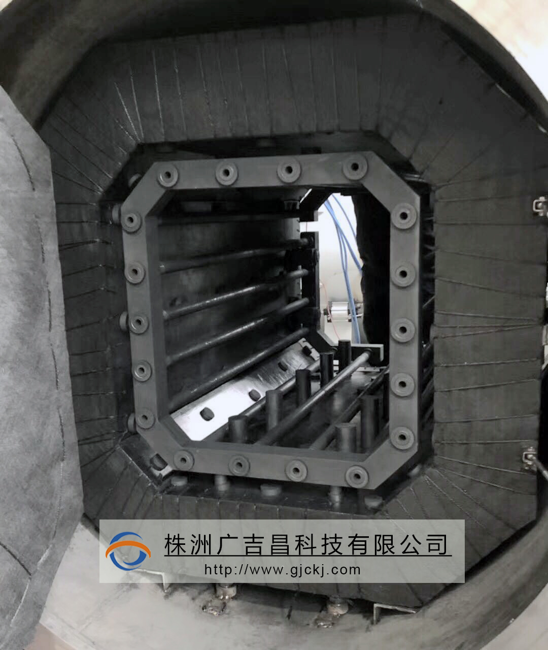 怎么清洗气氛保护炉炉膛呢？